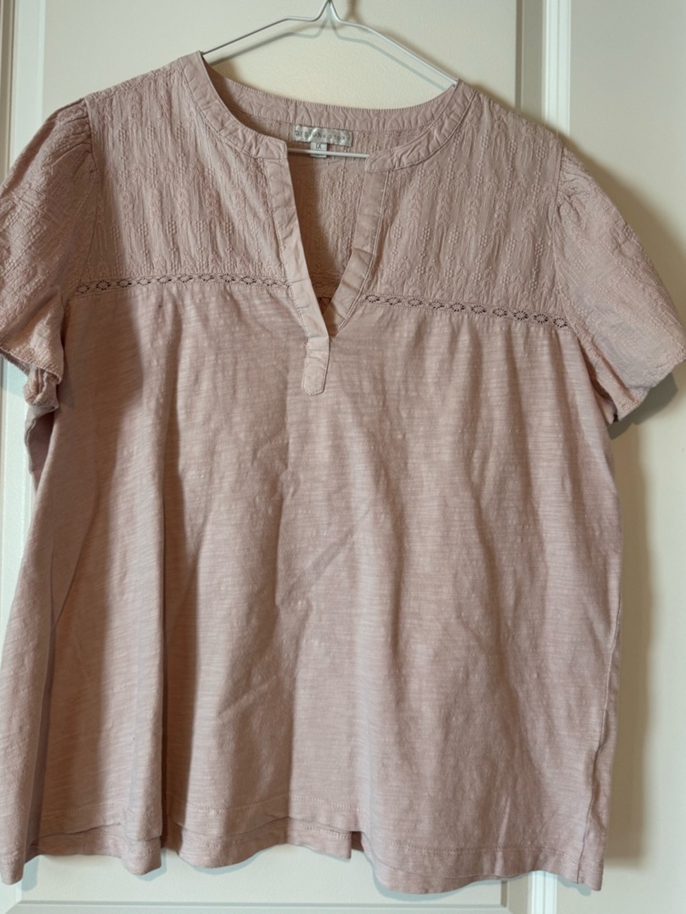 Women's Design History Blush Pink Short Sleeve Split-Neck Top 1X